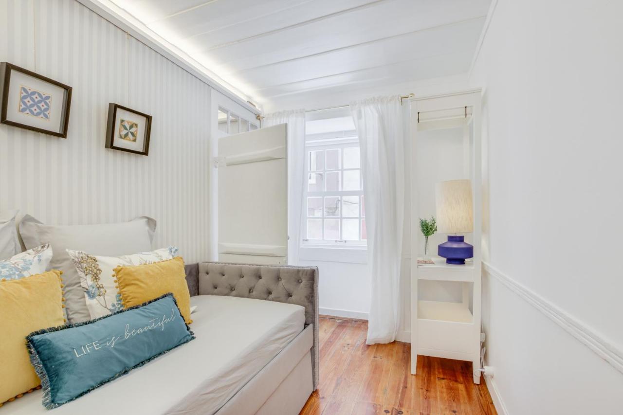 Апартаменты Golden Cage Chiado - Charm Historic And Cozy Лиссабон Экстерьер фото