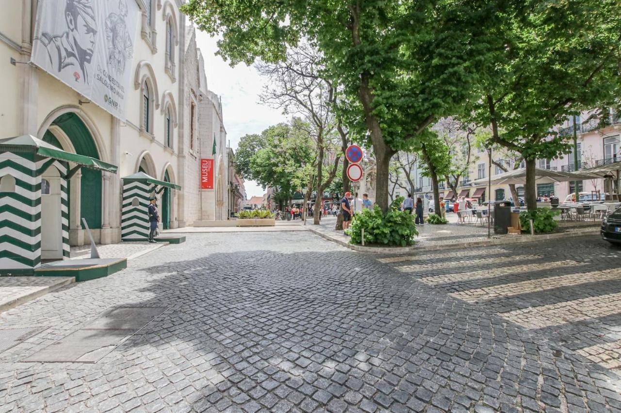 Апартаменты Golden Cage Chiado - Charm Historic And Cozy Лиссабон Экстерьер фото